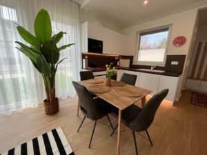 Nature in the city lower storey Bestern apartman – Szeged, Kállay Albert utca (5. kép)